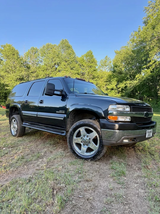 2003 Chevrolet Suburban 9th Gen - Image 25 of 31