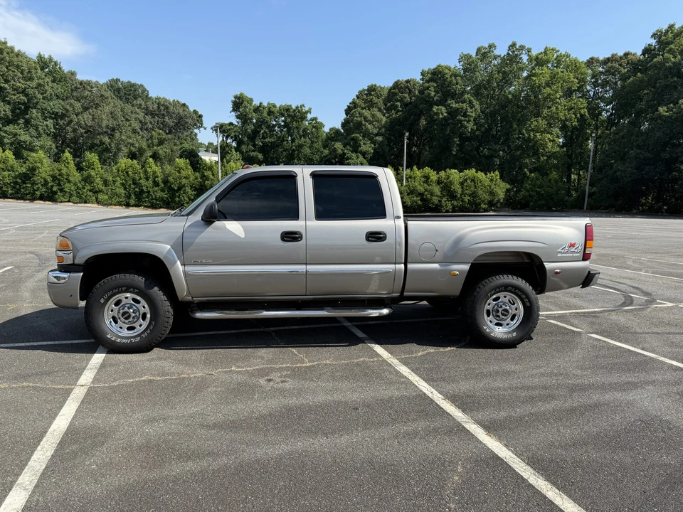 2003 GMC Sierra Heavy Duty 2nd Gen - Image 3 of 31