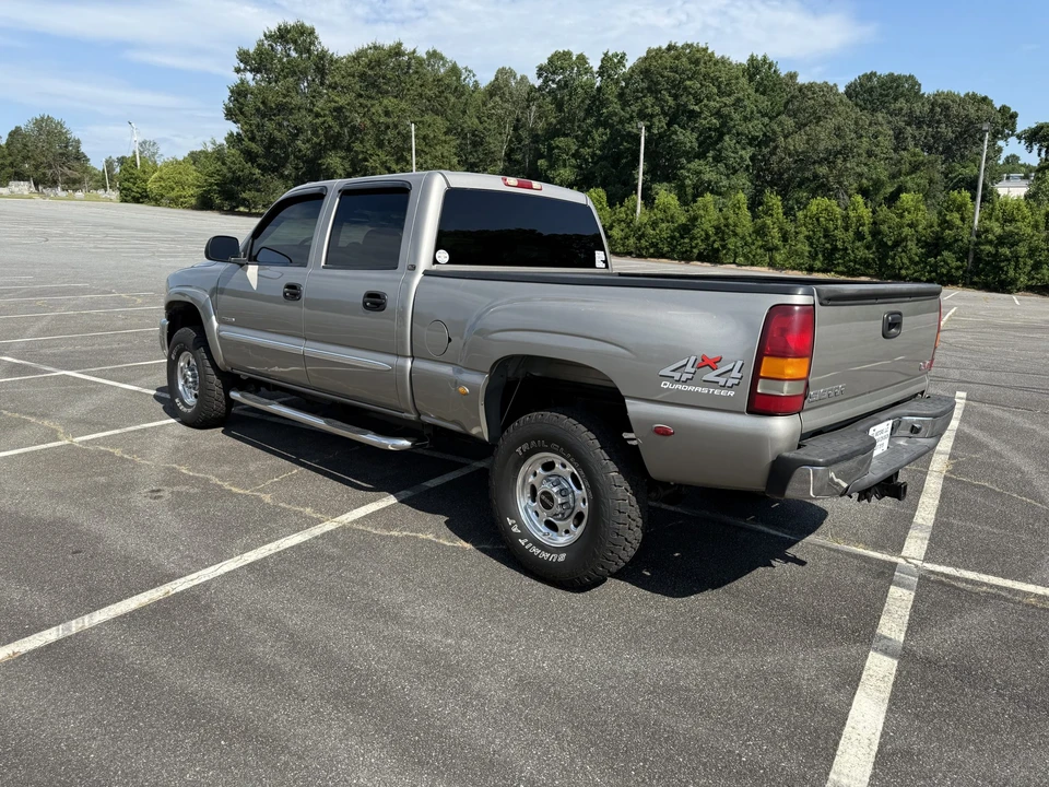 2003 GMC Sierra Heavy Duty 2nd Gen - Image 4 of 31