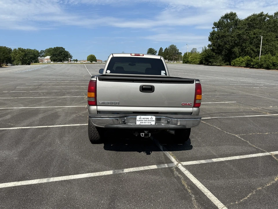 2003 GMC Sierra Heavy Duty 2nd Gen - Image 5 of 31