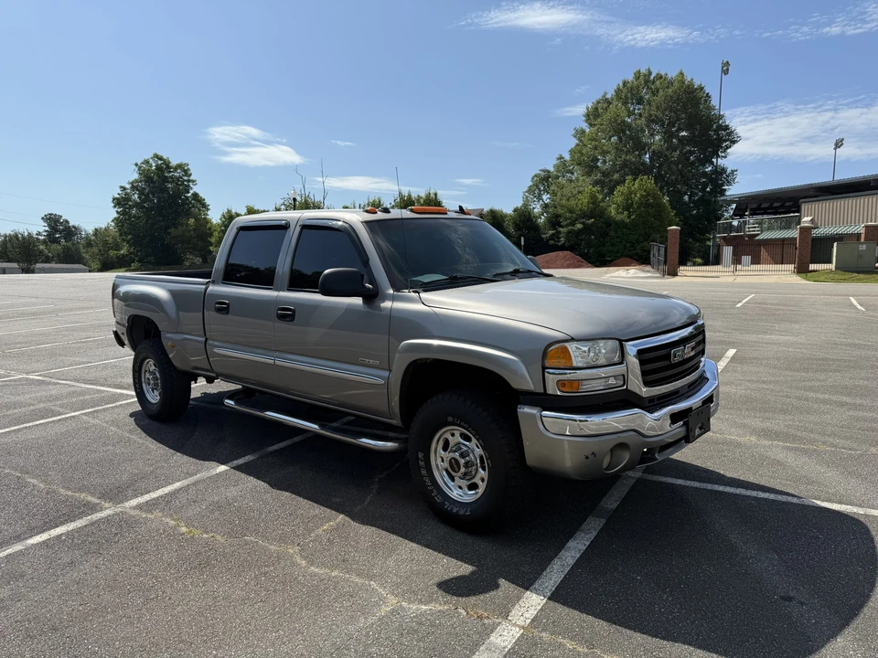 2003 GMC Sierra Heavy Duty 2nd Gen - Image 10 of 31