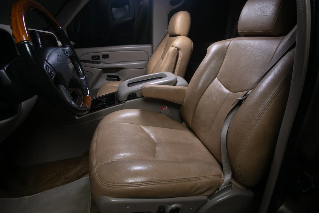 2004 Chevrolet Suburban 9th Gen - Image 4 of 7