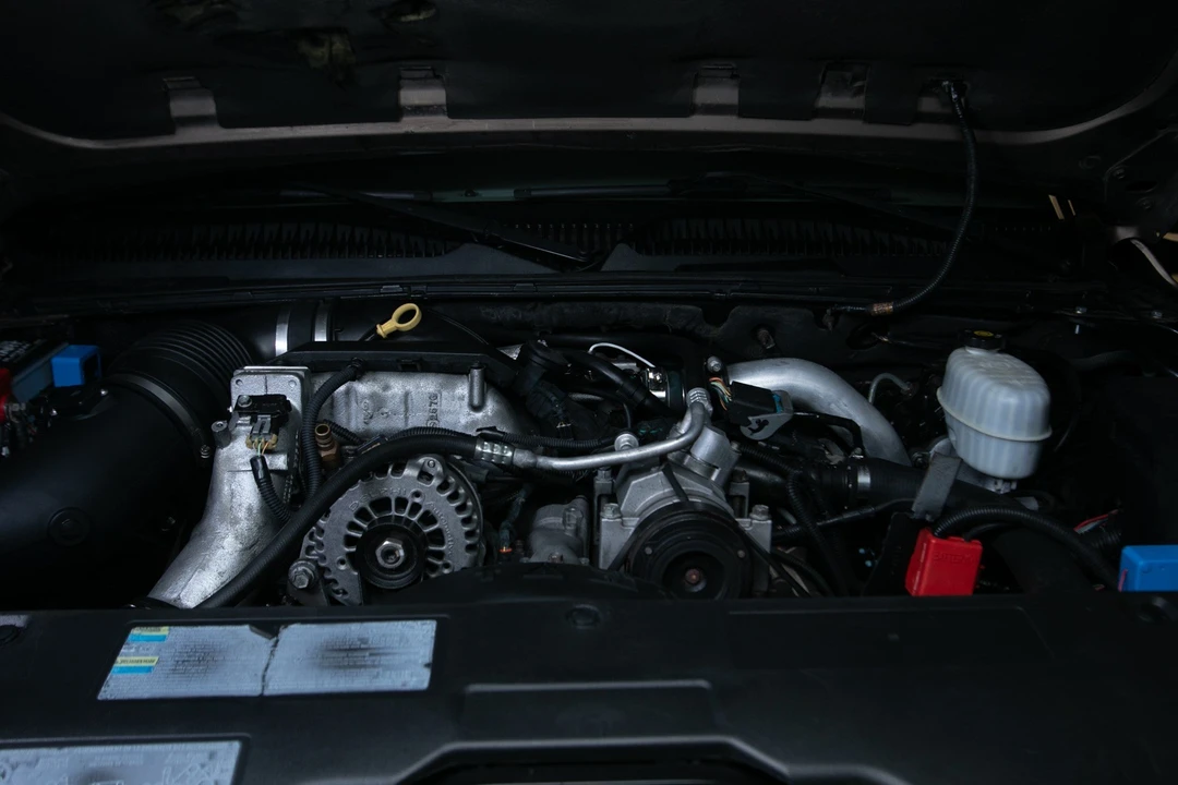 2004 Chevrolet Suburban 9th Gen - Image 6 of 7