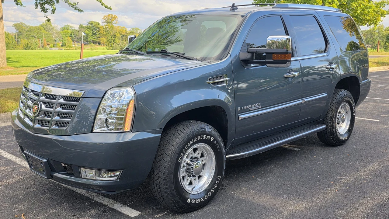 2008 Cadillac Escalade & EXT 3rd Gen - Image 2 of 31