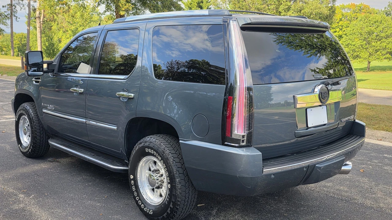 2008 Cadillac Escalade & EXT 3rd Gen - Image 3 of 31