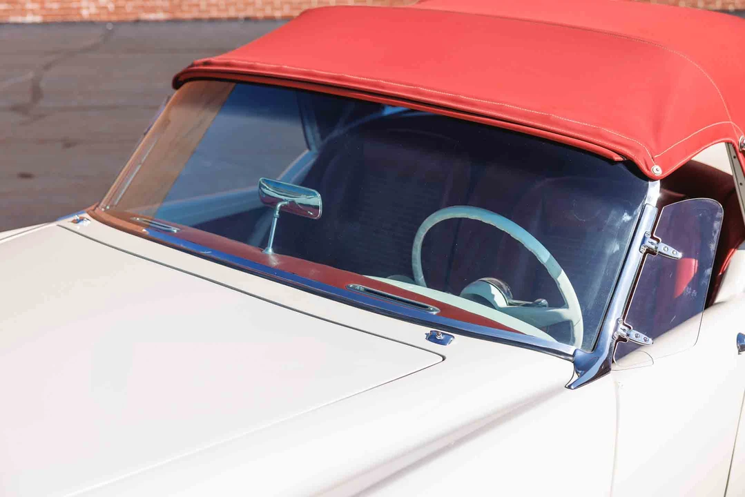 1954 Kaiser Darrin - Image 30 of 31