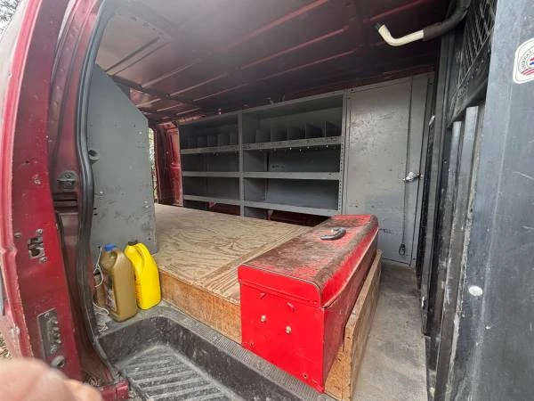 2001 Ford Econoline Van - Image 11 of 11