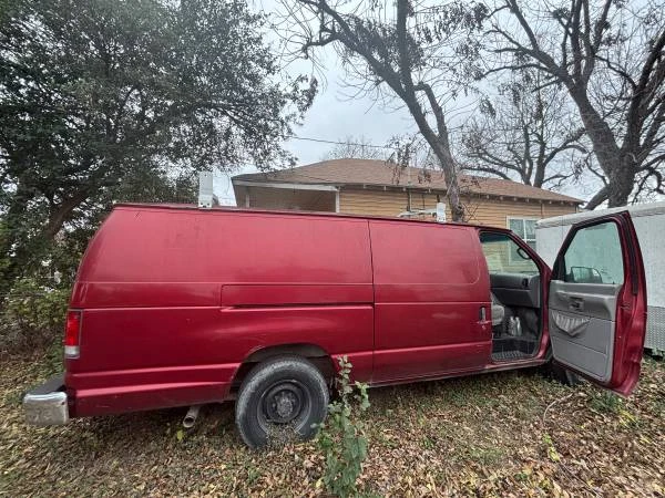 2001 Ford Econoline Van - Image 5 of 11