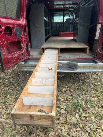 2001 Ford Econoline Van - Image 9 of 11