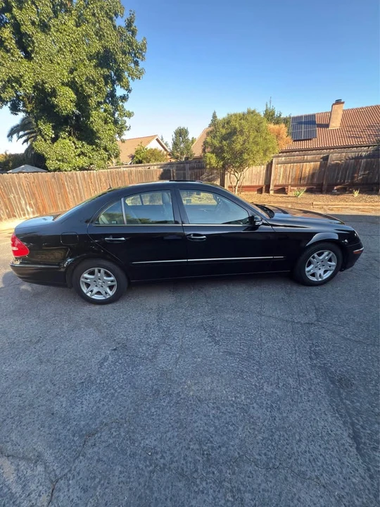 2005 Mercedes-Benz W211 E-Class - Image 2 of 3