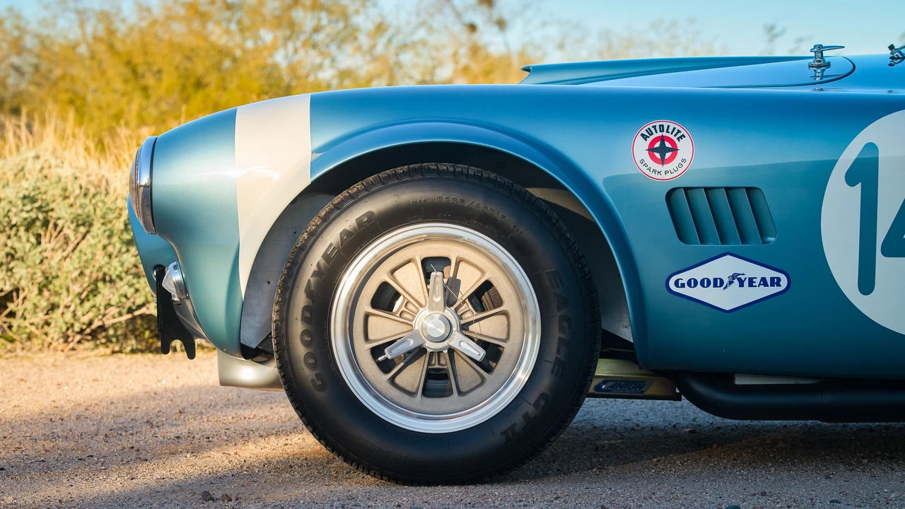 Shelby Cobra Replica - Image 18 of 31