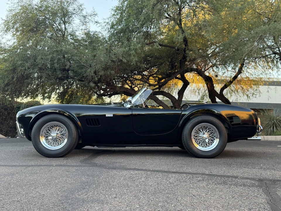 Shelby Cobra Replica - Image 9 of 31