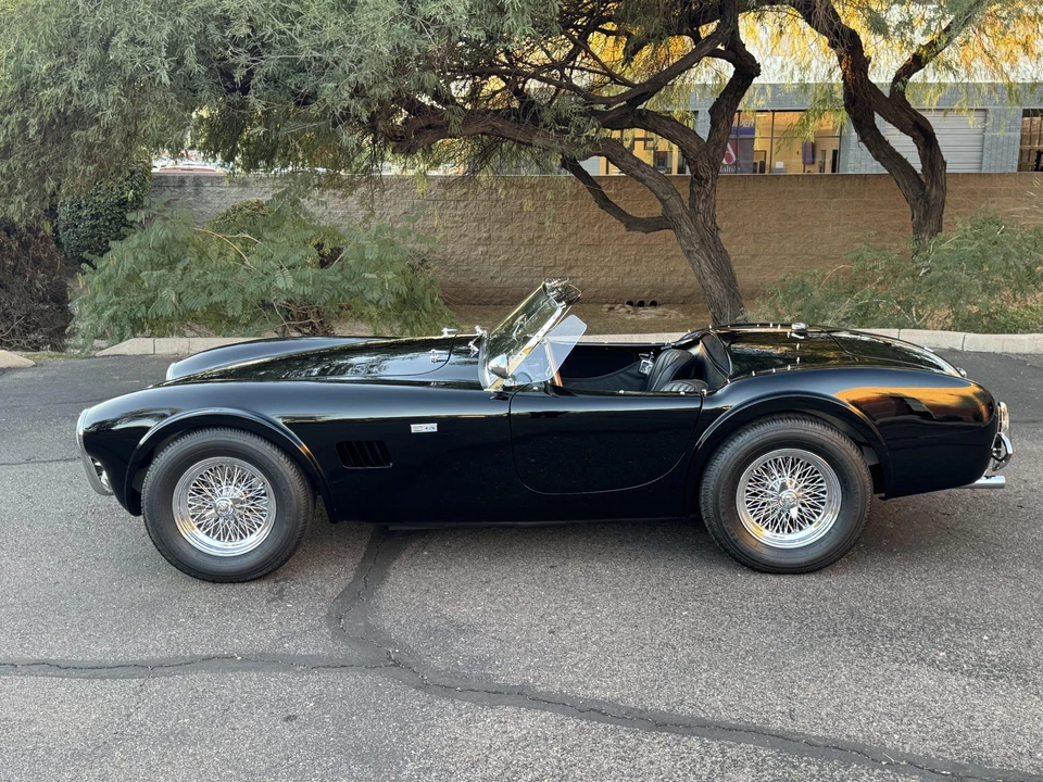 Shelby Cobra Replica - Image 11 of 31