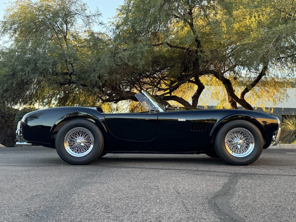 Shelby Cobra Replica - Image 23 of 31