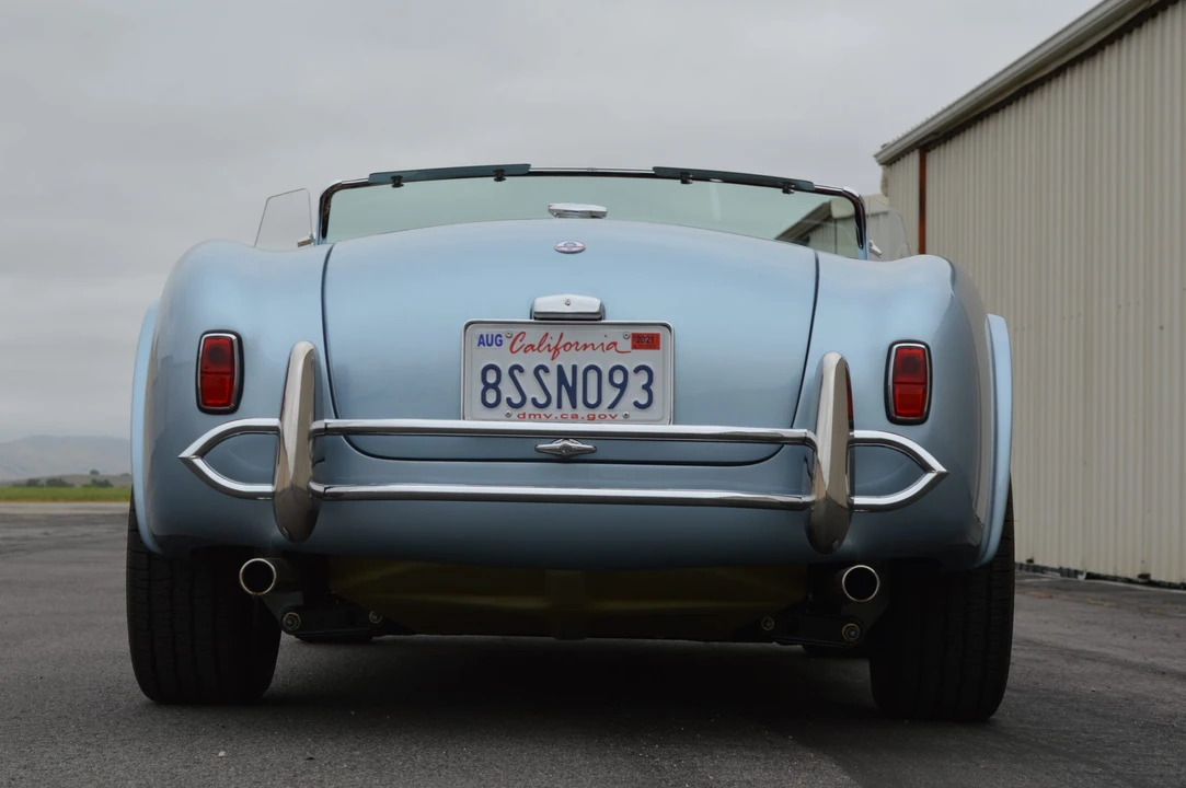 Shelby Cobra Replica - Image 8 of 31