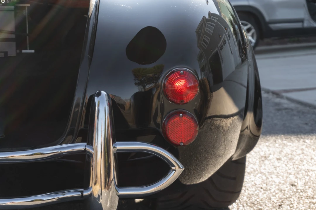 Shelby Cobra Replica - Image 13 of 31