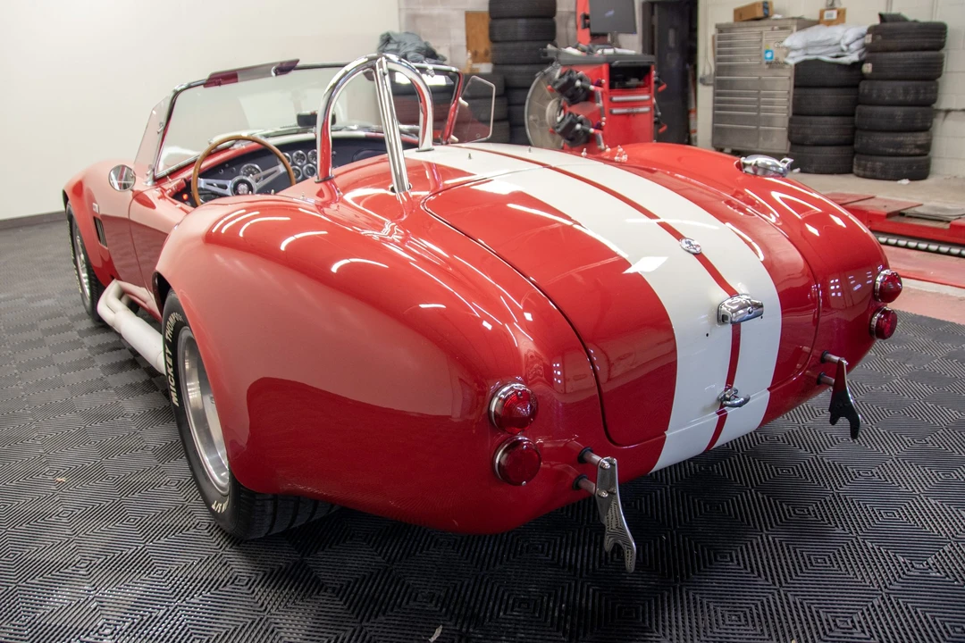 Shelby Cobra Replica - Image 4 of 31
