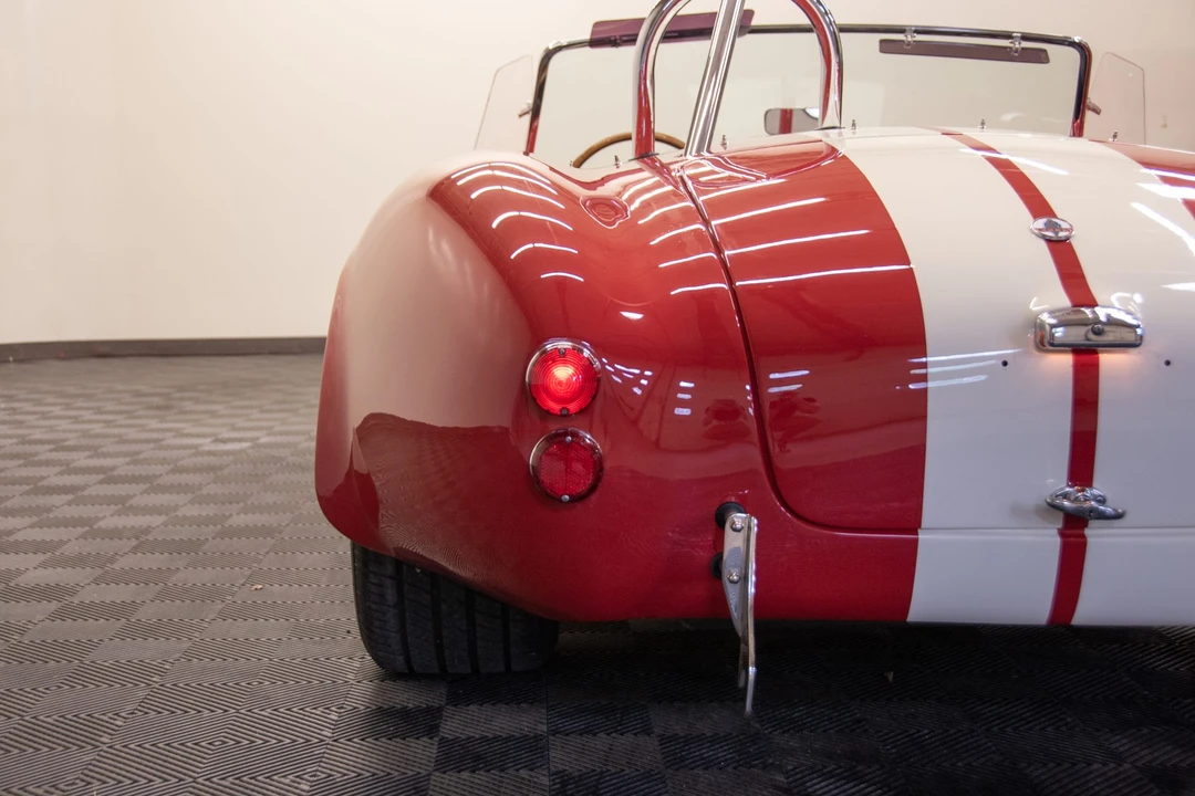 Shelby Cobra Replica - Image 22 of 31