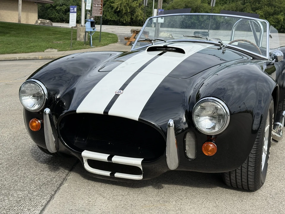 Shelby Cobra Replica - Image 18 of 31