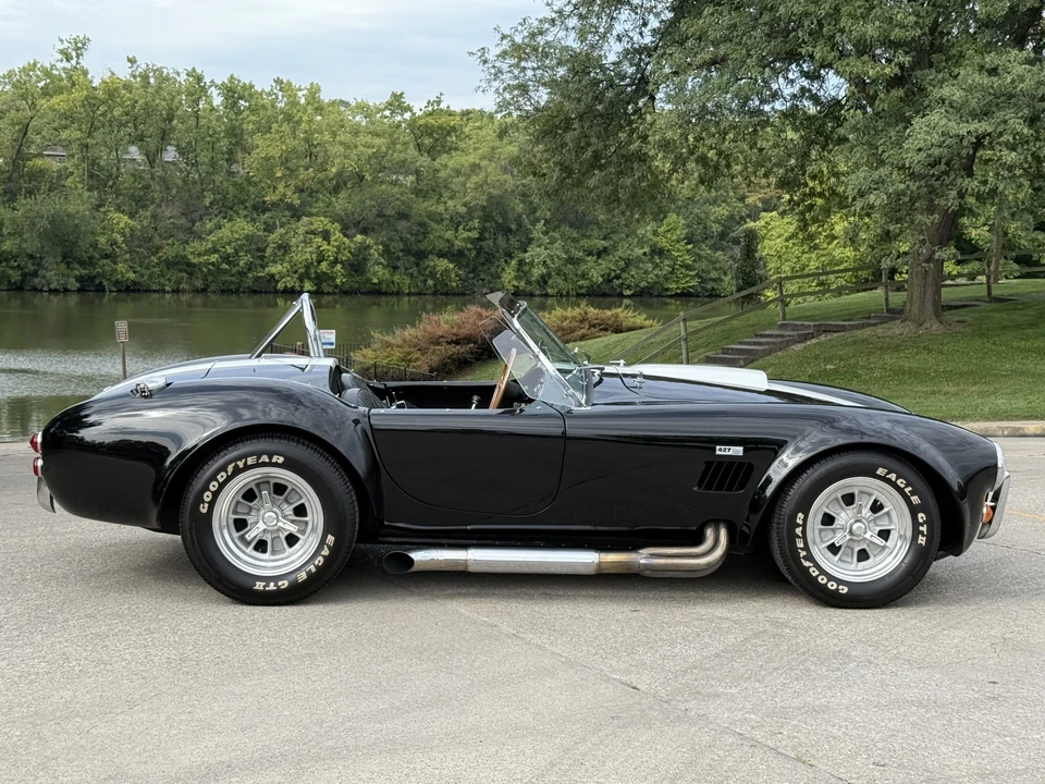 Shelby Cobra Replica - Image 9 of 31