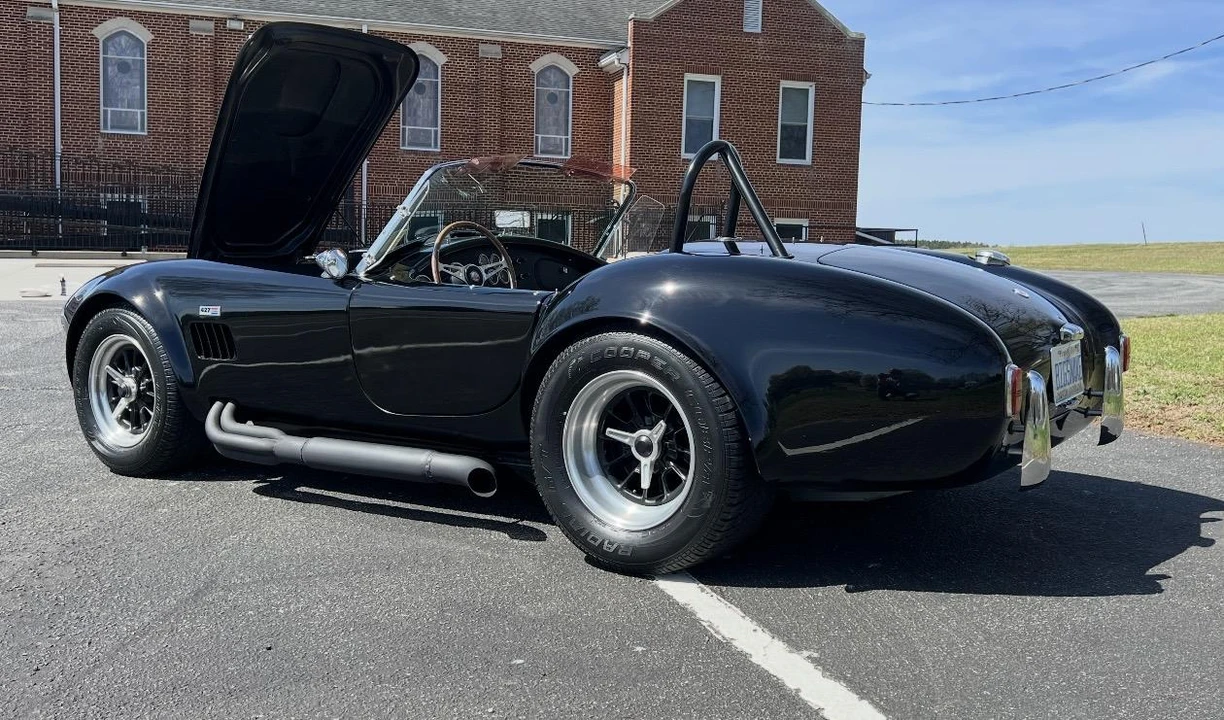 Shelby Cobra Replica - Image 8 of 31