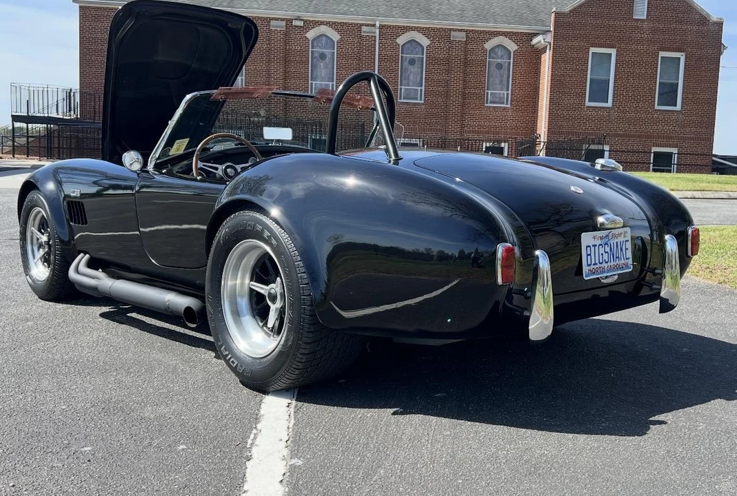 Shelby Cobra Replica - Image 9 of 31