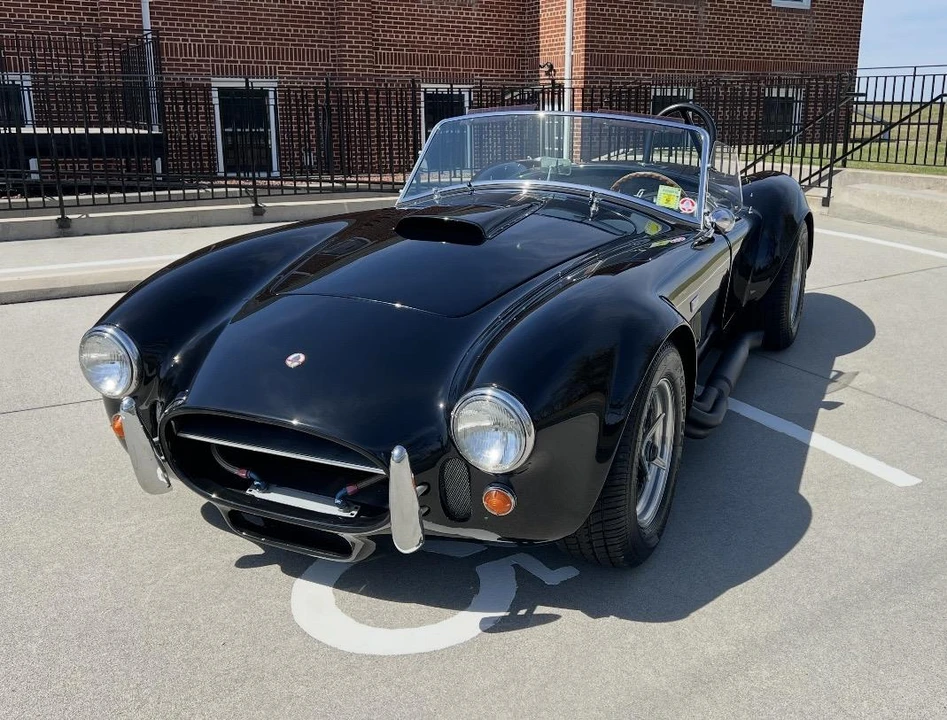 Shelby Cobra Replica - Image 2 of 31