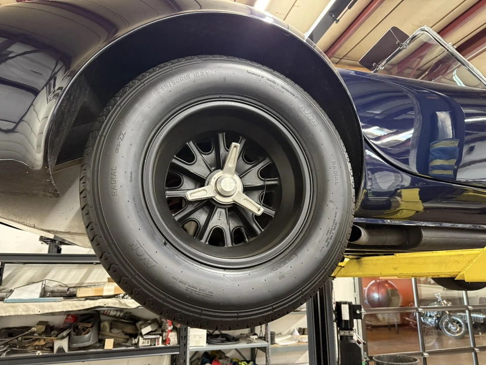 Shelby Cobra Replica - Image 27 of 31