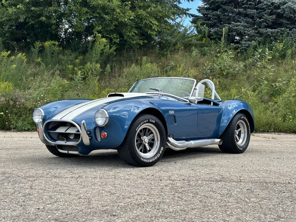 Shelby Cobra Replica - Image 8 of 31