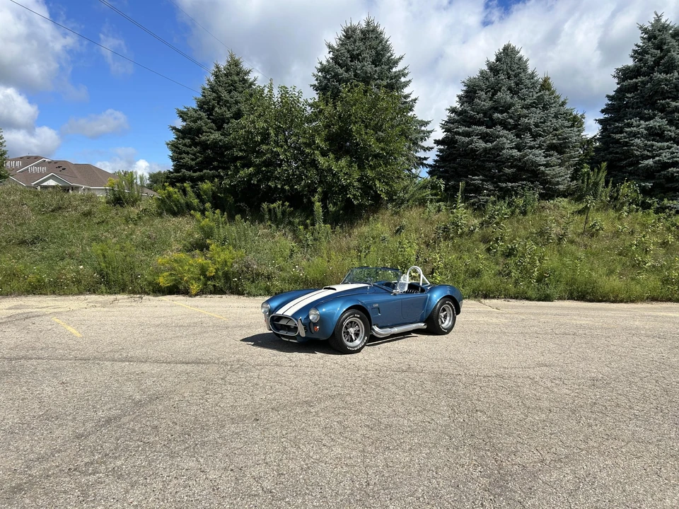 Shelby Cobra Replica - Image 2 of 31