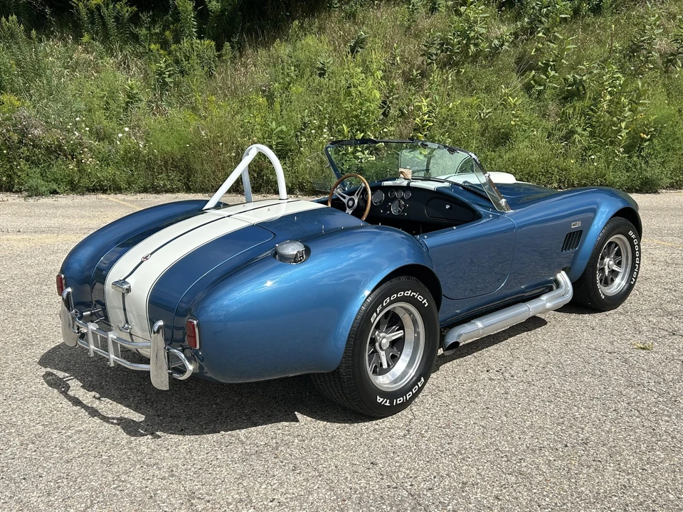 Shelby Cobra Replica - Image 27 of 31