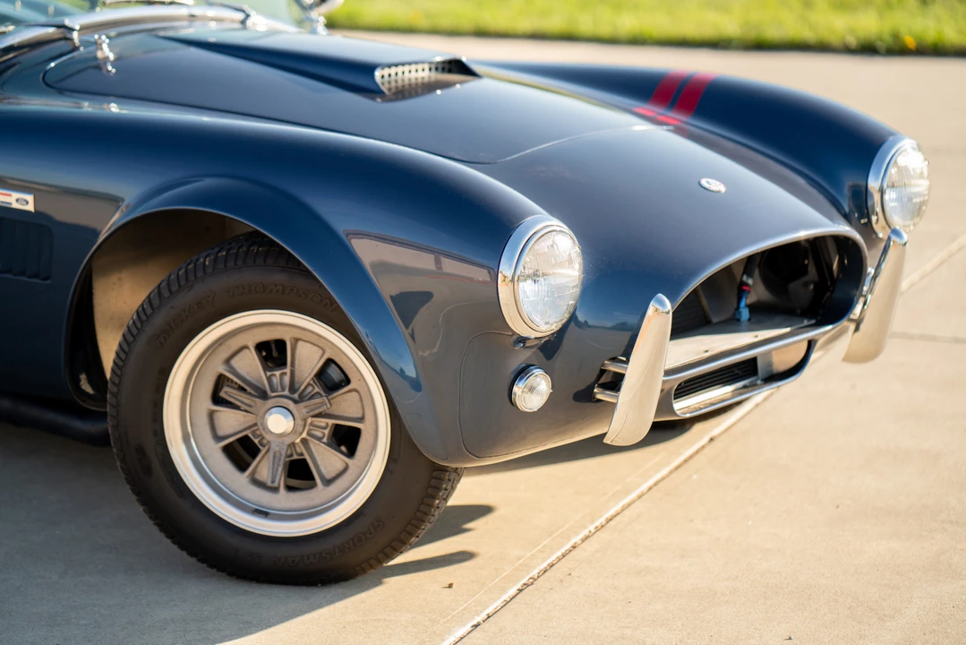 Shelby Cobra Replica - Image 15 of 31