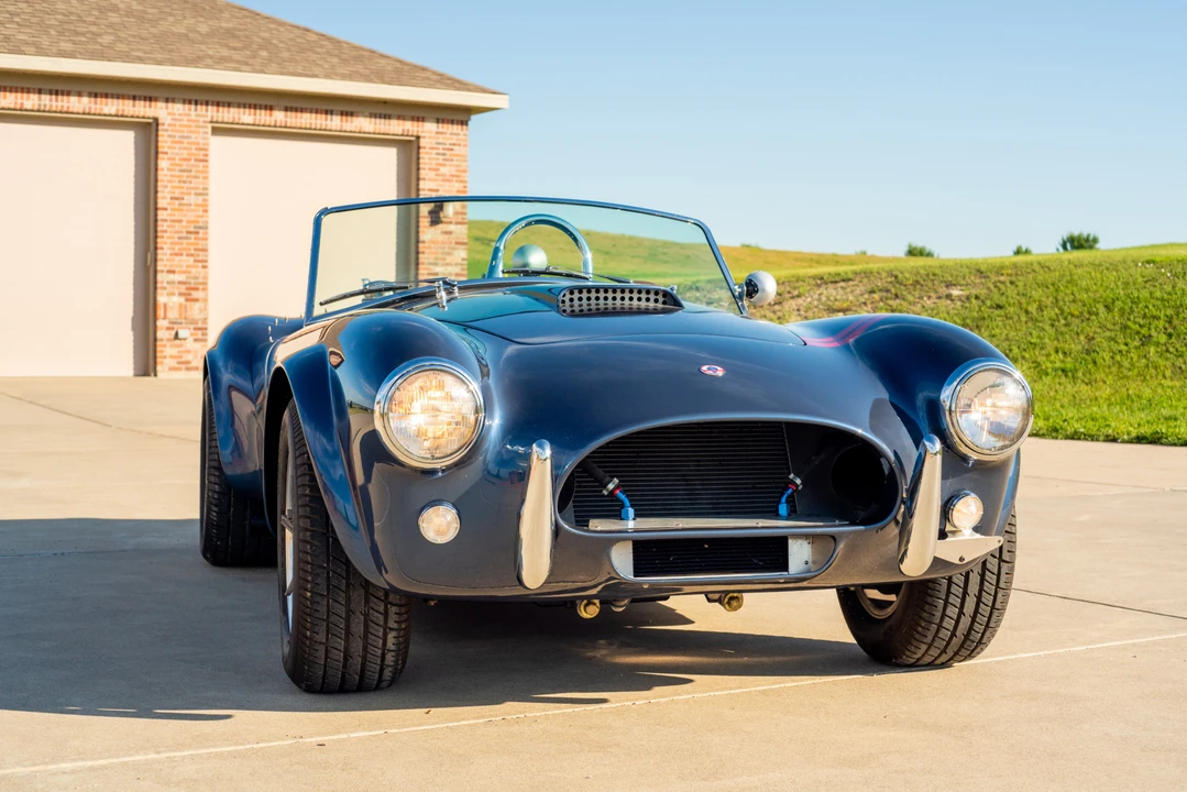 Shelby Cobra Replica - Image 2 of 31