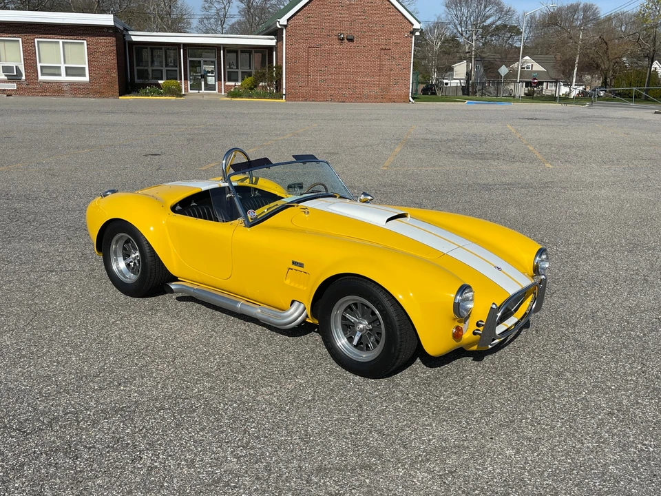 Shelby Cobra Replica - Image 9 of 31