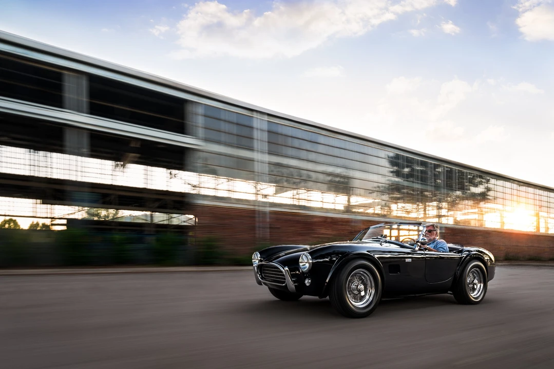 Shelby Cobra Replica - Image 2 of 31