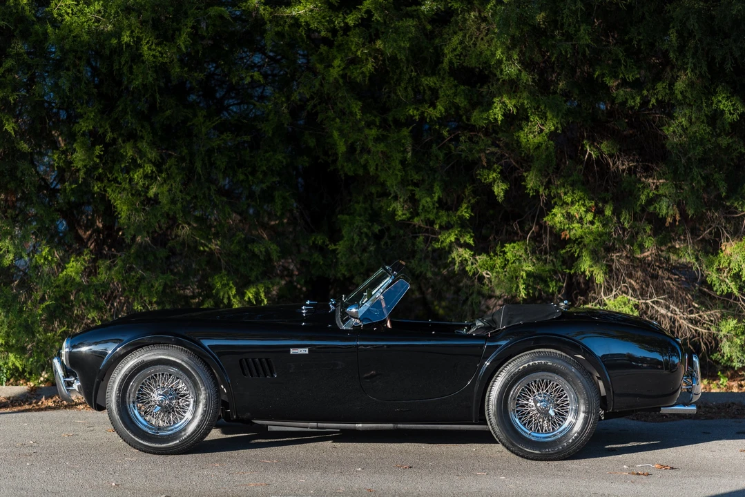 Shelby Cobra Replica - Image 7 of 31