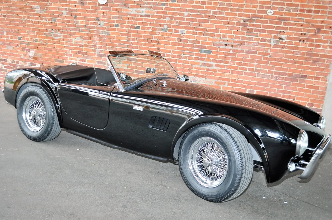 Shelby Cobra Replica - Image 13 of 31