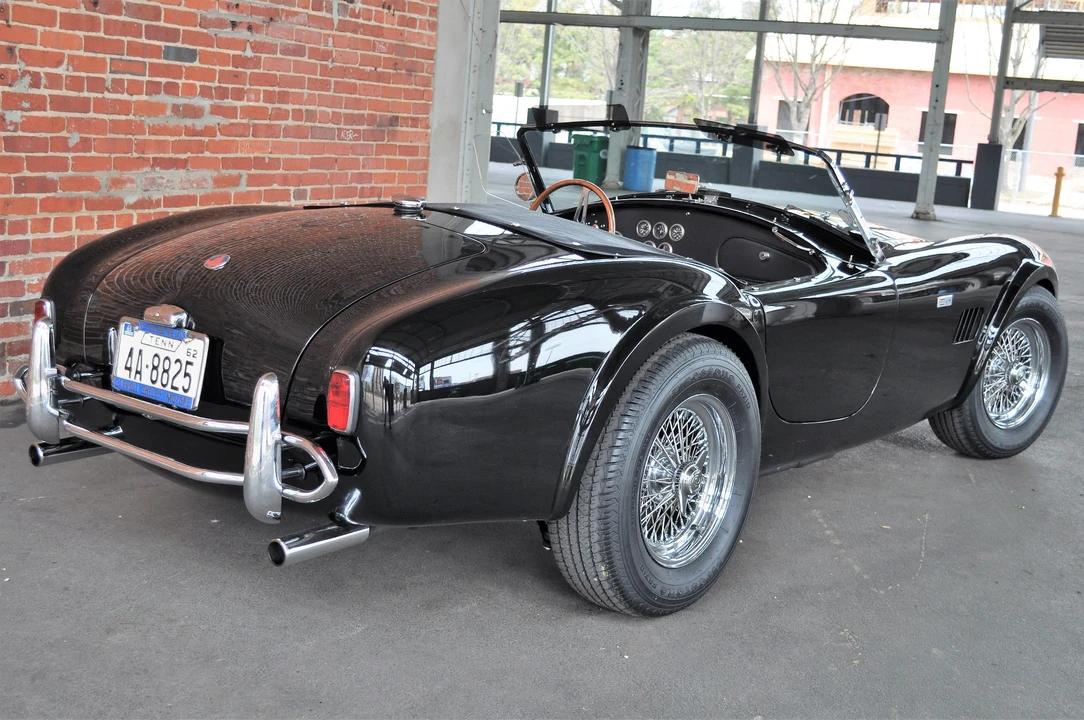Shelby Cobra Replica - Image 12 of 31