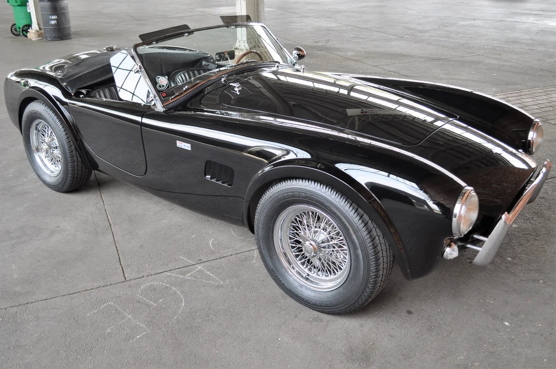 Shelby Cobra Replica - Image 14 of 31