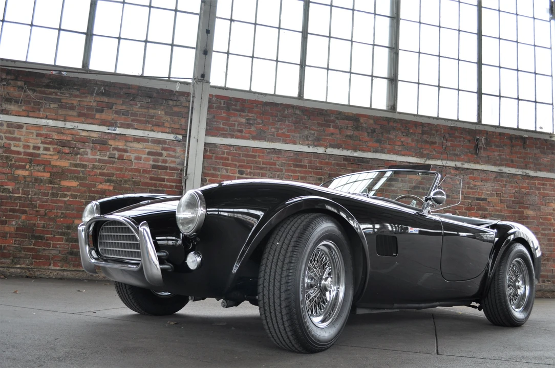 Shelby Cobra Replica - Image 4 of 31