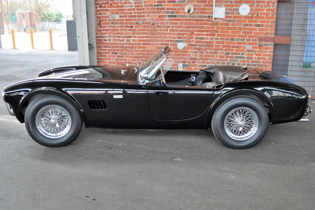 Shelby Cobra Replica - Image 8 of 31