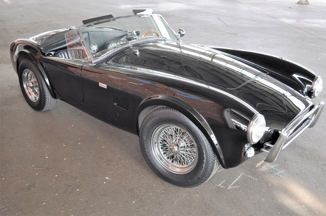 Shelby Cobra Replica - Image 16 of 31