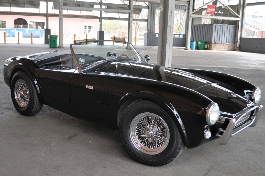 Shelby Cobra Replica - Image 15 of 31