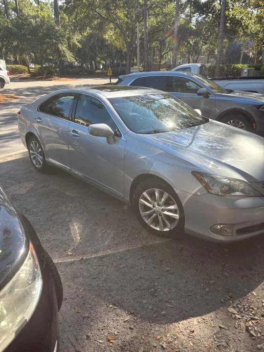 2010 Lexus ES 4th Gen - Image 2 of 6