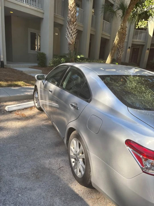 2010 Lexus ES 4th Gen - Image 4 of 6
