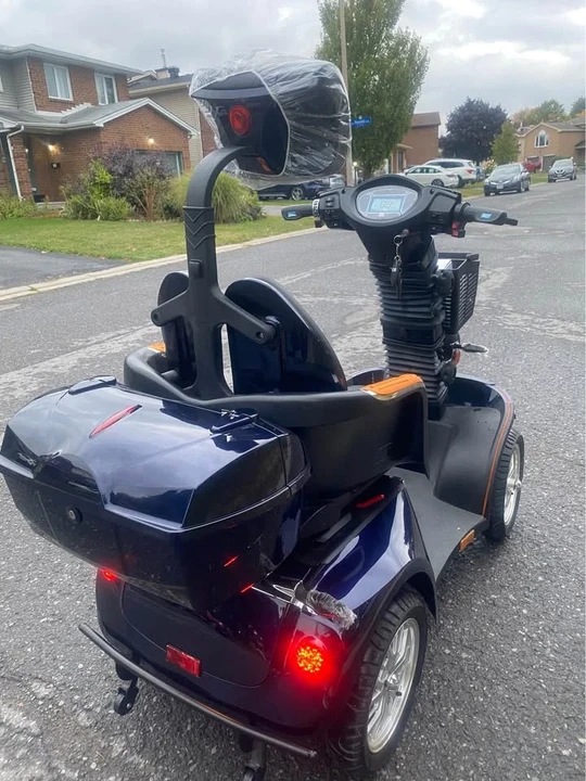 Piaggio - Image 4 of 9