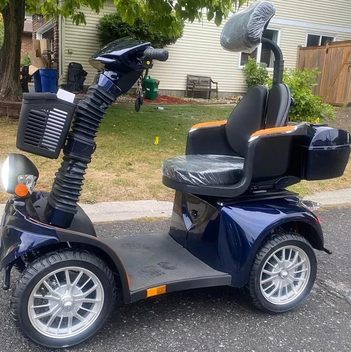 Piaggio - Image 2 of 9