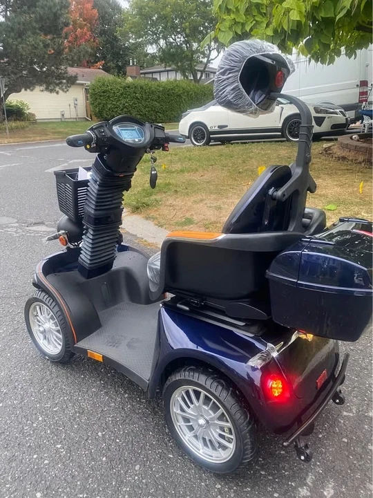 Piaggio - Image 5 of 9