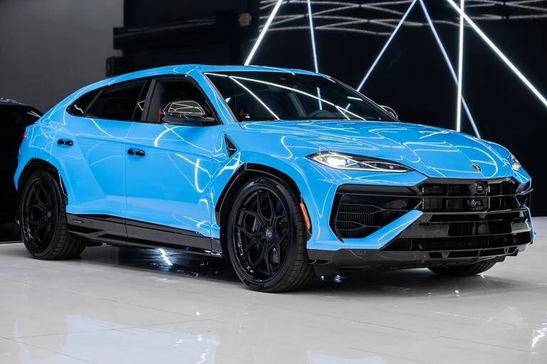 2025 Lamborghini Urus SE - Image 3 of 23