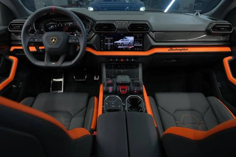 2025 Lamborghini Urus SE - Image 12 of 23